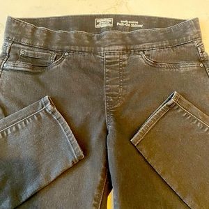 Levi Strauss Totally Shaping Pull-on Skinny Jeans Size 14L